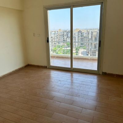 شقه للايجار في كمبوند دار مصر القرنفل في التجمع الاول بجوار الخدمات