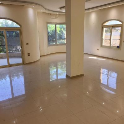 شقة للايجار بالمطبخ في الياسمين 4 فيلات في التجمع الاول أمام كومباوند The Vill (IL CAZAR)