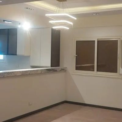شقة اول سكن للايجار بالمطبخ في اللوتس الجنوبية في التجمع الخامس