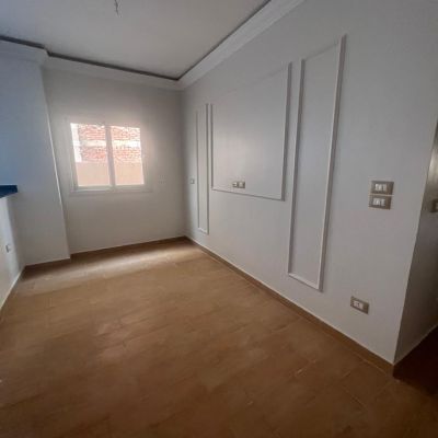 شقة اول سكن للايجار بجاردن في فيلات الدفاع الوطني في التجمع الخامس