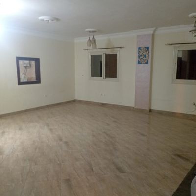 شقة فاضية للايجار في الحي الاول فيلات في التجمع الخامس 