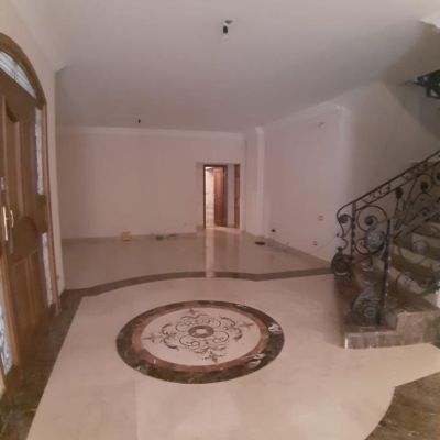 دوبلكس فاضي للايجار في جنوب الاكاديميه ج في التجمع الخامس