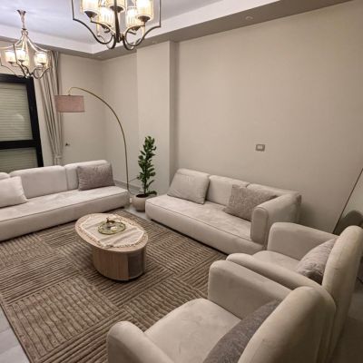 شقة فاضية للايجار بالمطبخ والتكييفات والسخانات في كمبوند سوديك فيليت في التجمع الخامس