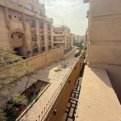 شقة فاضية للإيجار في حي الياسمين 8 – منطقة الفيلات – التجمع الأول