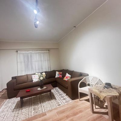 استوديو مفروش بالكامل للإيجار في حي إسكان الجامعة الأمريكية بالتجمع الخامس 