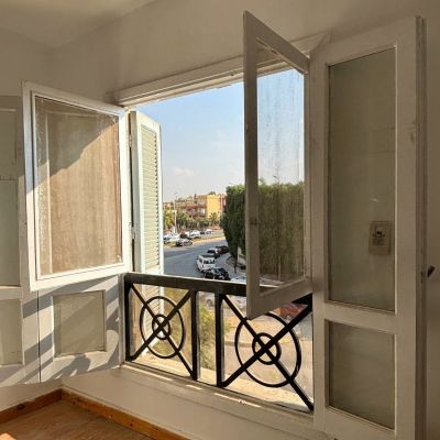 شقة فاضية تشطيب راقٍ للإيجار بالمطبخ والتكييفات والسخانات في كمبوند ريتاج – التجمع الخامس