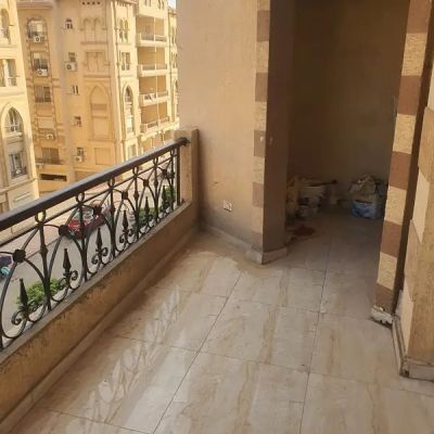 شقه فاضيه للايجار في كمبوند حياتي ريزيدنس في التجمع الخامس