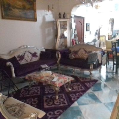 شقة فاضية للايجار بالتكييفات في البنفسج 3 فيلات بالتجمع الأول 