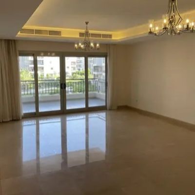 شقة فاضية للإيجار بالمطبخ والتكييفات في كايرو فيستيفال سيتي &ndash; التجمع الخامس