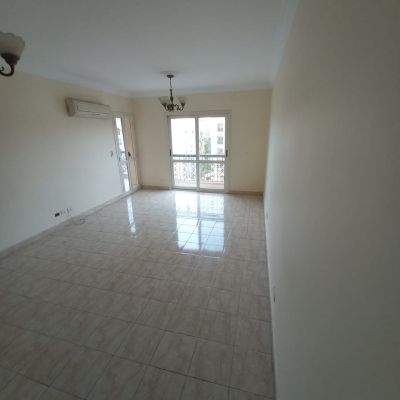 شقة فاضية للإيجار بالمطبخ والتكييفات في مجموعة 122 &ndash; مدينة الرحاب 