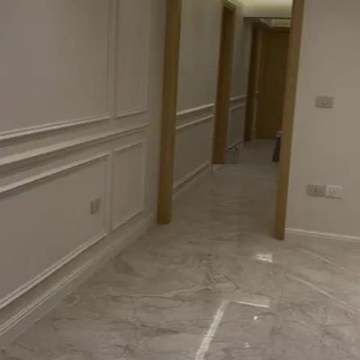 Unfurnished apartment for rent in Mountain View eCity Compound &ndash; New Cairo  Prime location within a quiet and secure compound with 24-hour security and guards, green spaces and landscaping, and well-organized streets. Close to North 90th Street and 