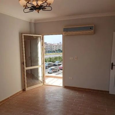 Furnished apartment for rent in Al Rehab, Group 102, close to Heliopolis, Nasr City and main roads.
