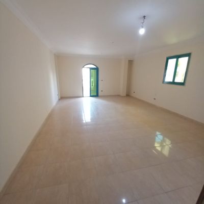 Unfurnished apartment for rent in District 3/4 - Fifth Settlement, in a prime location within the district and close to South 90th Street, and minutes away from shopping malls, schools, medical centers and transportation, with security and basic services 