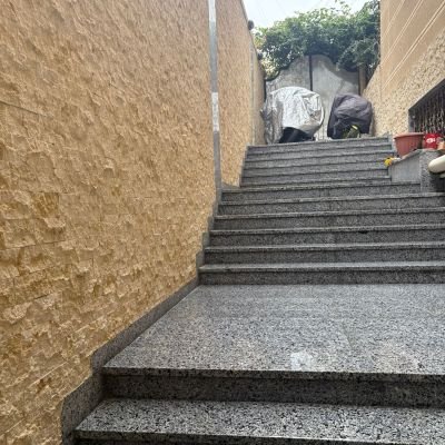 Empty basement for rent in the First Settlement - behind Mirage City, in a prime location close to 90th Street and Al-Moshir Tantawi Axis, and minutes away from shopping malls, schools, medical centers, and transportation, with easy access and in the midd