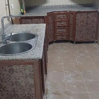 Unfurnished apartment for rent with kitchen in the Fifth Settlement - Villas area, in a prime location near 90th Street, the American University, and close to all services and major malls.