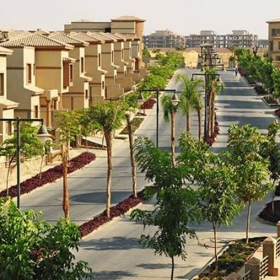 Furnished studio for rent in Al Banafseg 11 Villas in the First Settlement with a suitable area and a distinguished location within a quiet and safe compound, fully equipped with all the necessary tools and facilities for immediate occupancy, close to dai