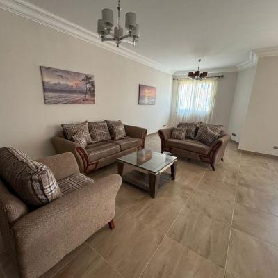 Furnished apartment for rent in Al Yasmin 4 Villas in the First Settlement, close to all services such as schools, nurseries, malls, restaurants and cafes, in addition to easy access to main roads such as the Suez Road and the Ring Road, making it an idea