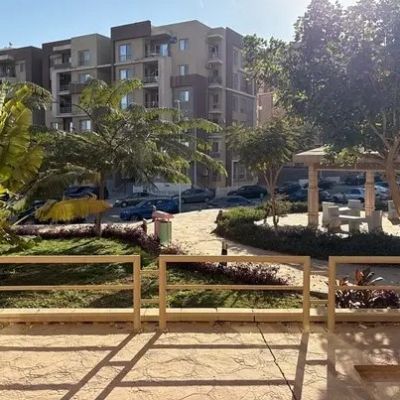 Unfurnished apartment for rent in Dar Misr Al Qarnafel Compound, First Settlement, with a suitable size for families or administrative use. Located within a quiet and secure compound with 24-hour security, near:  Suez Road Ring Road Al Mushir Tantawi Axis